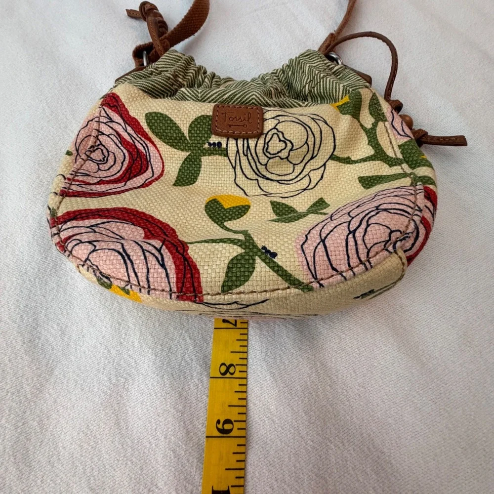 Fossil Key-Per Floral Canvas Crossbody Drawstring Bag Green Pink Rose Pouch